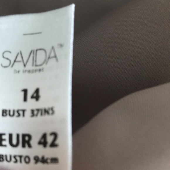 Absolutely gorgeous Dress - Picture 8 of 9